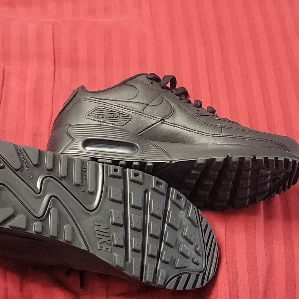 Nike Air Max 90 Triple Black in boys size 5.5